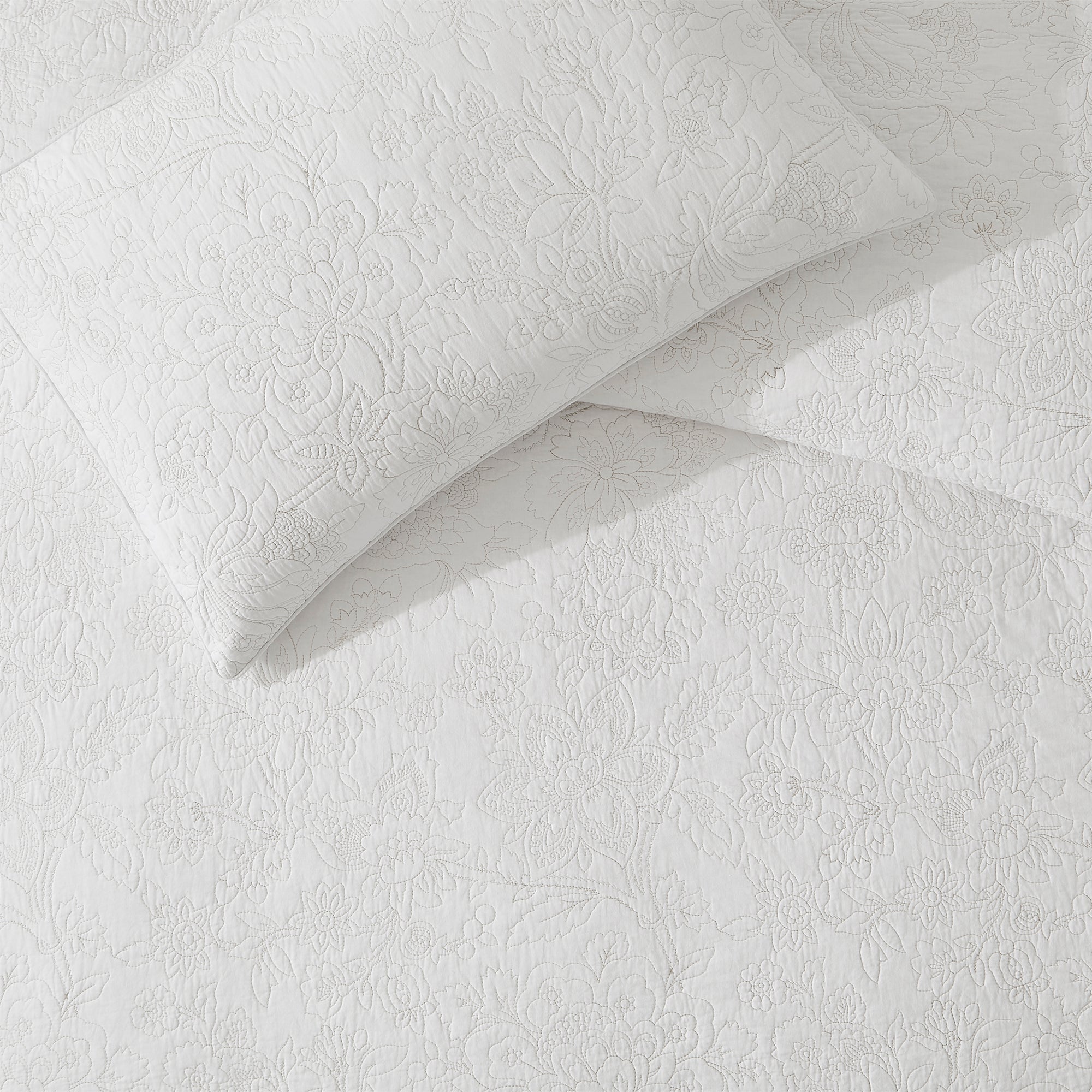 Trailing Laurissa Quilt Cover Set