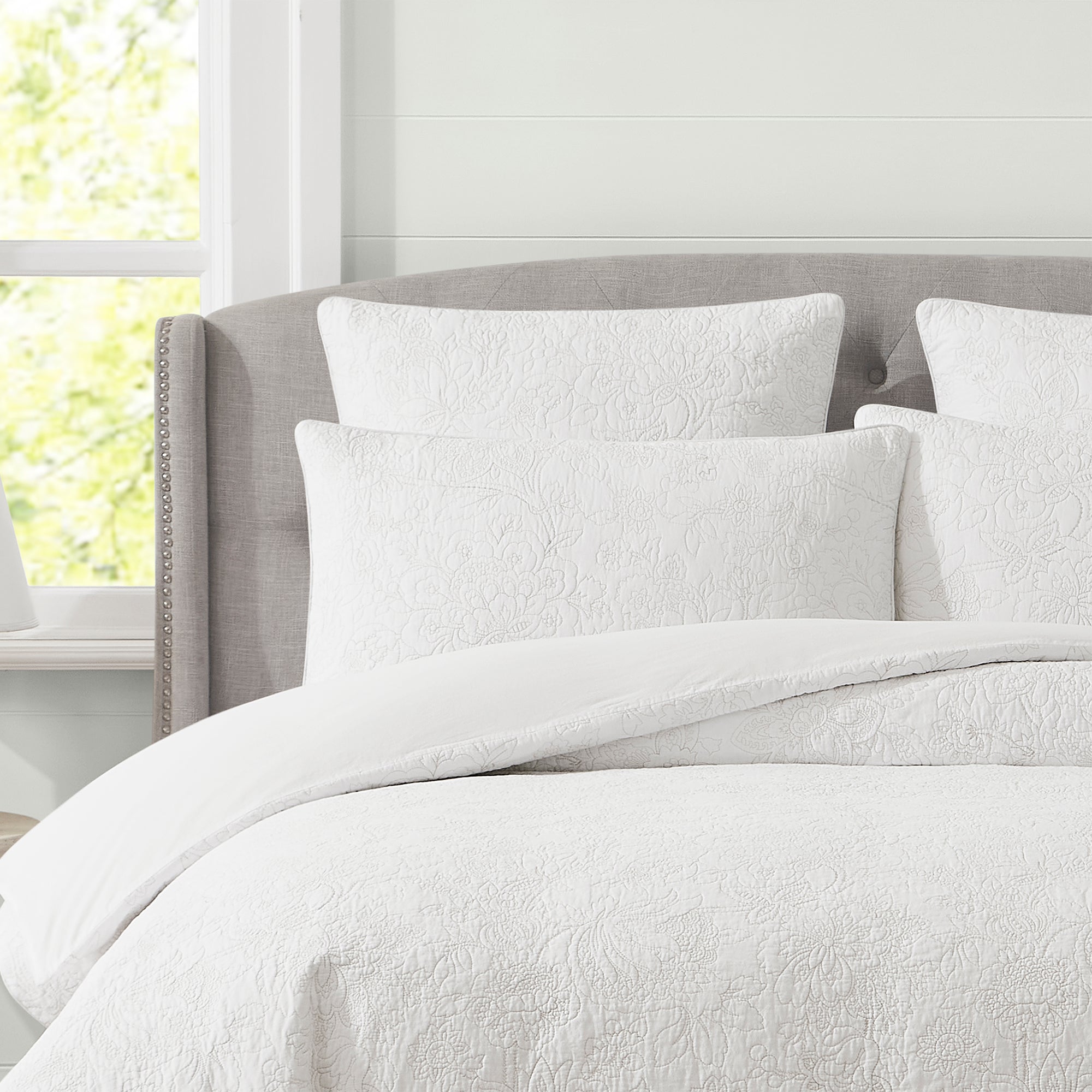 Trailing Laurissa Quilt Cover Set